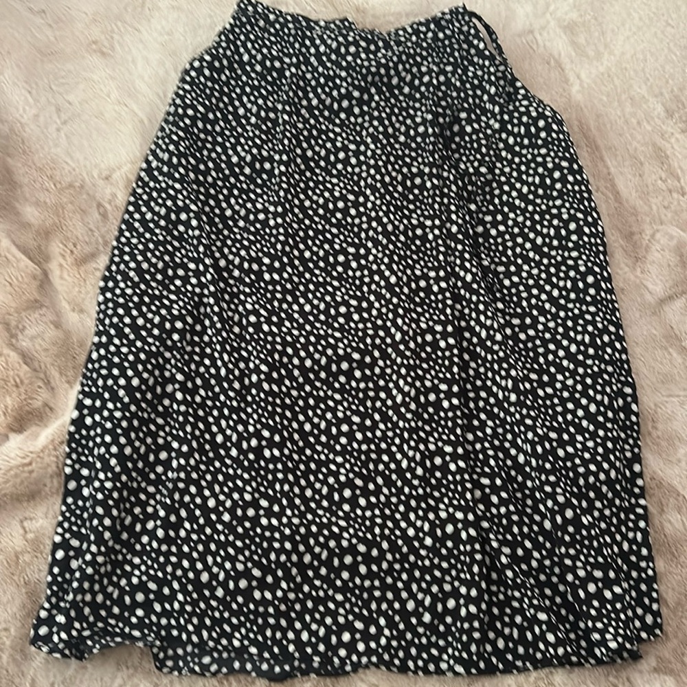 Uniqlo ‘silky’ skirt